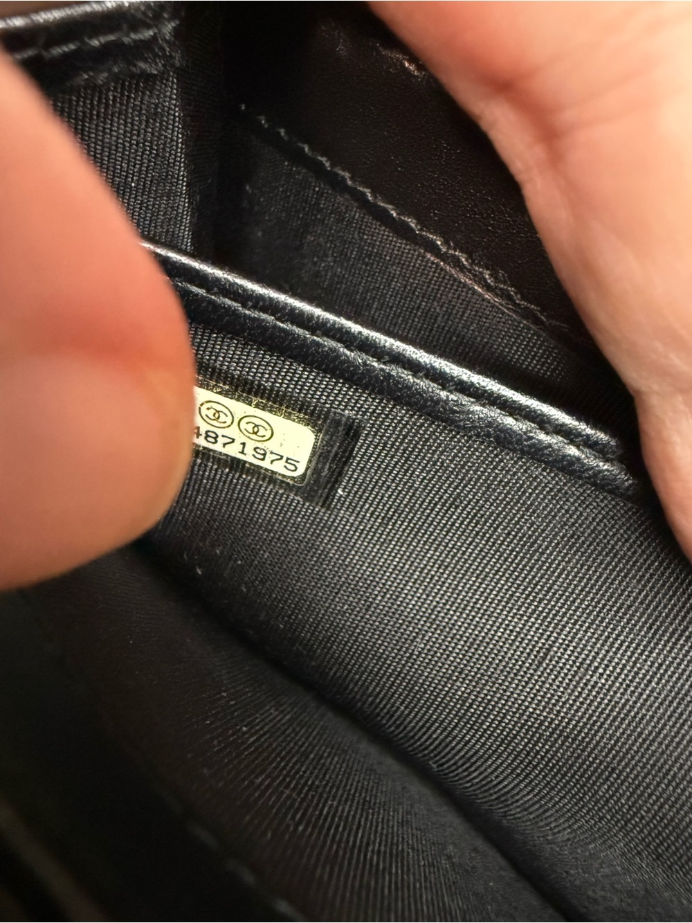 CHANEL Boy SO BLACK lambskin long wallet - Picture 11 of 11